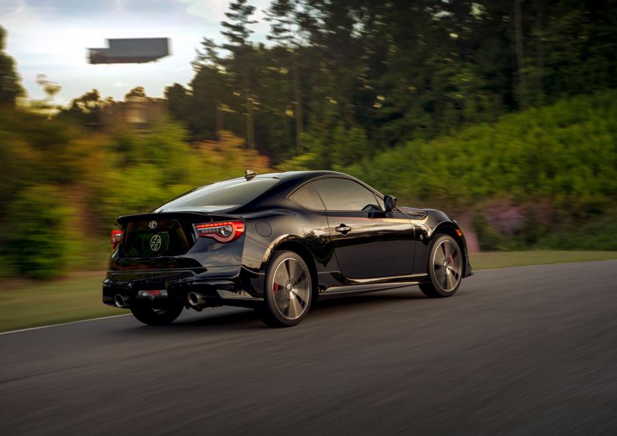  Toyota GT 86 TRD Special Edition 2018 года  (NA) (фото 17 из 40)